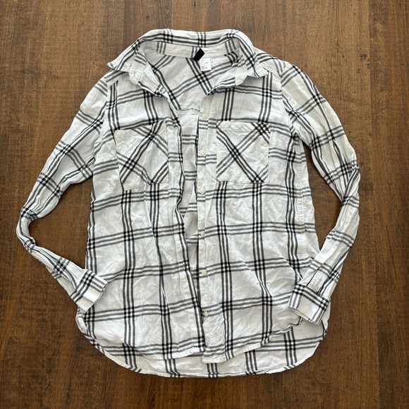 H&M Black and White Plaid Flannel Shirt - Picture 6 of 14